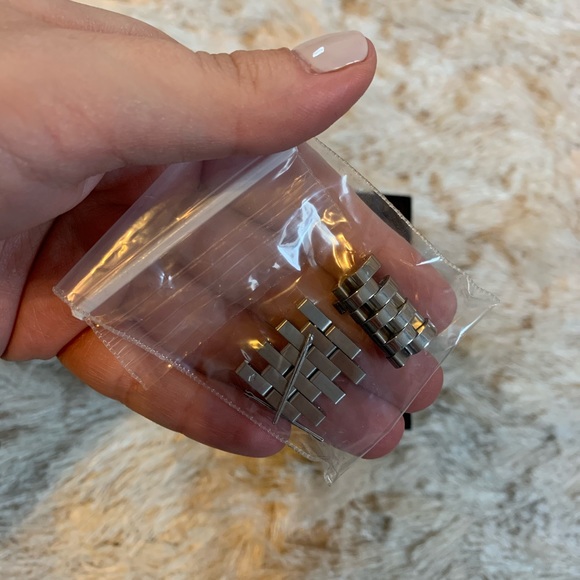 Michael Kors Watch with Diamond Detail - Picture 3 of 4